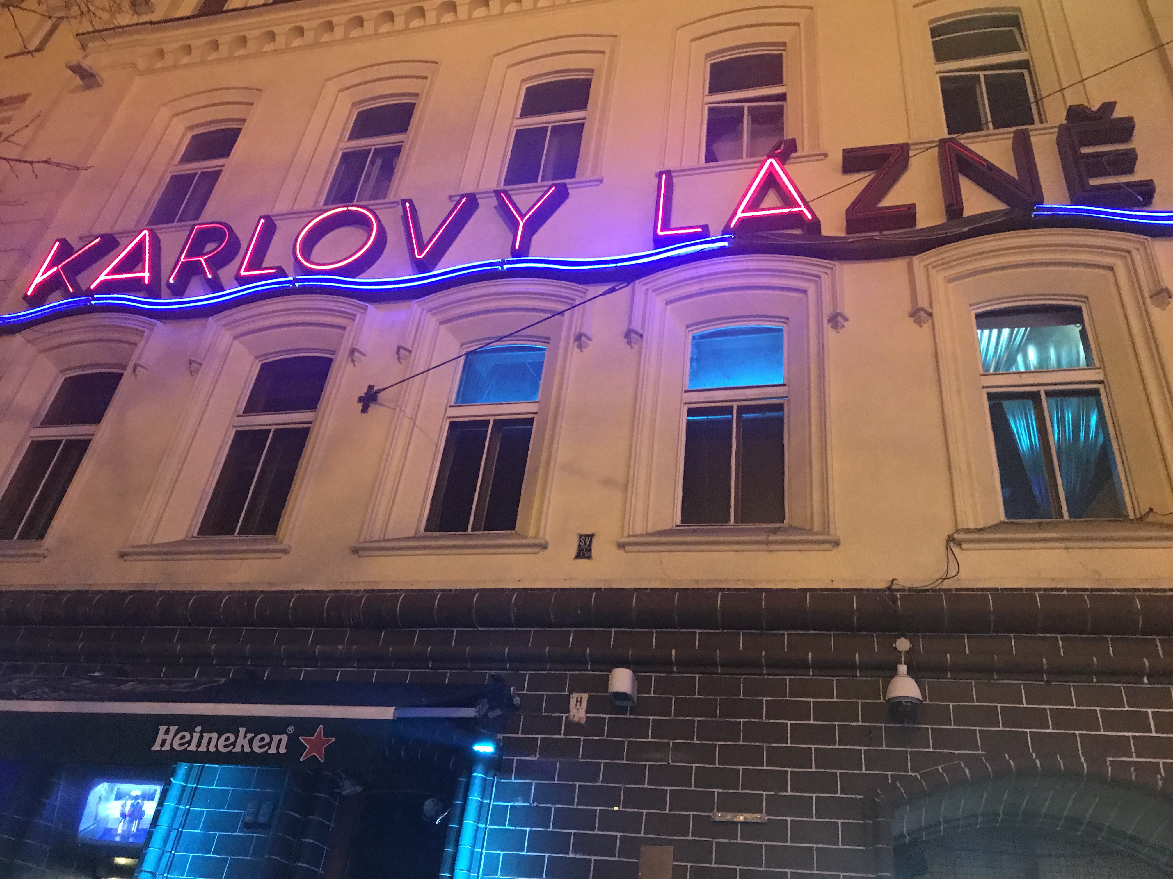 【チェコ旅行】クラブ！KARLOVY LAZNEへ！【プラハで夜遊び】